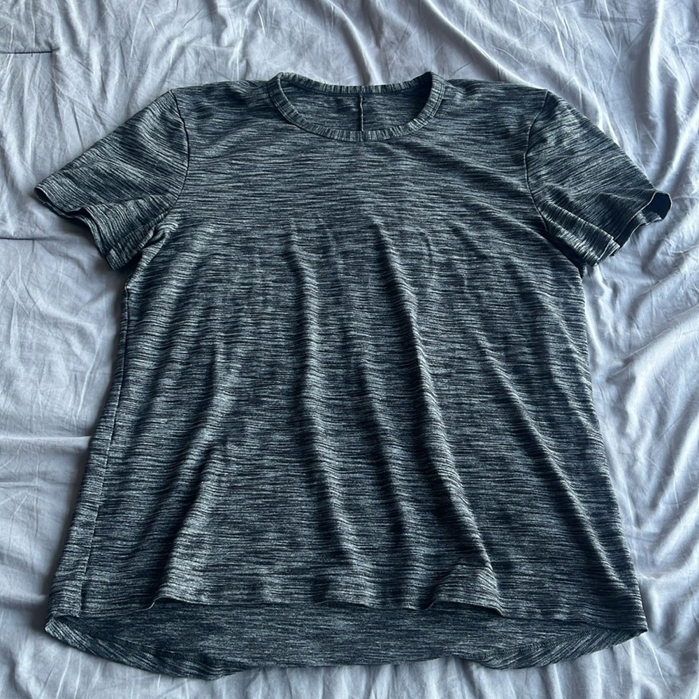 Lululemon t-shirt